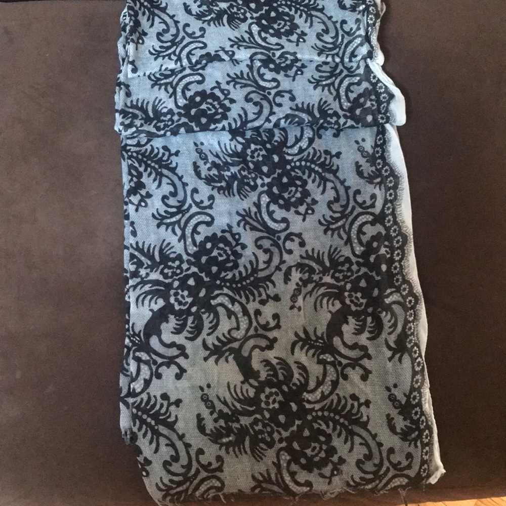 Black and grey scarf